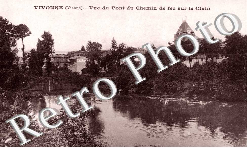 Vue du Pont du Chemin de Fer sur le Clain