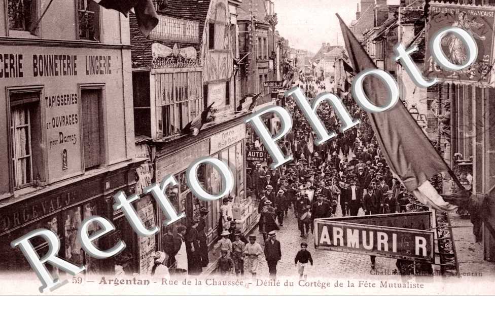 rue de la chaussee - defile du cortege de la fete mutualiste