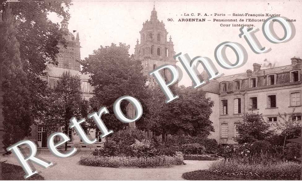 pensionnat de l'Education Chretienne - cour interieure