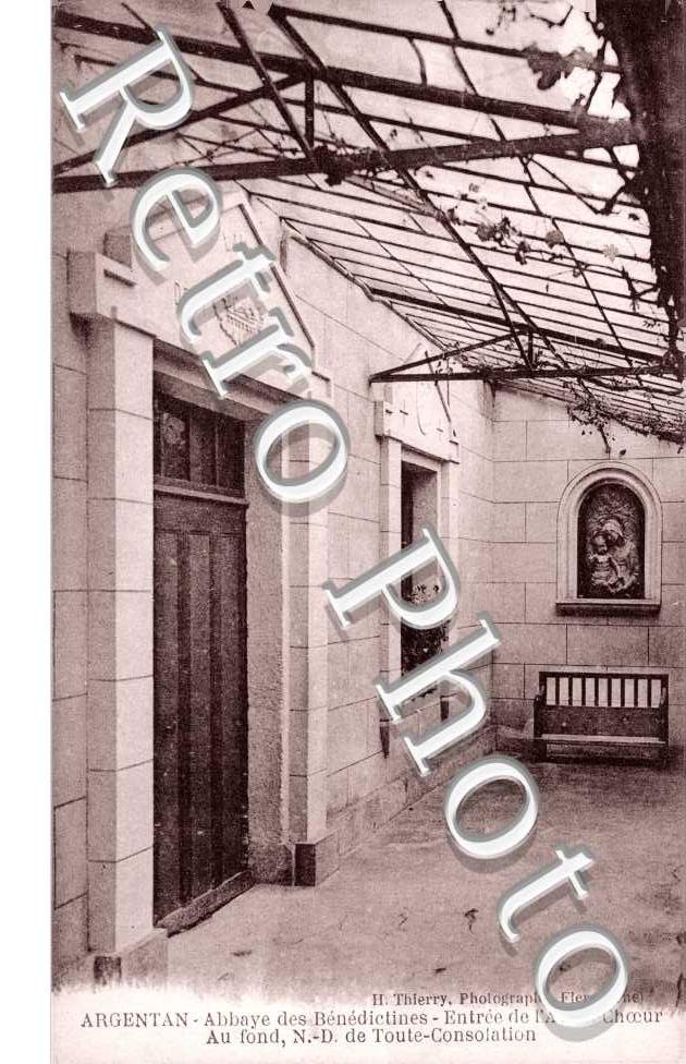 Abbaye des Benedictines - Entree de l'Avant Choeur