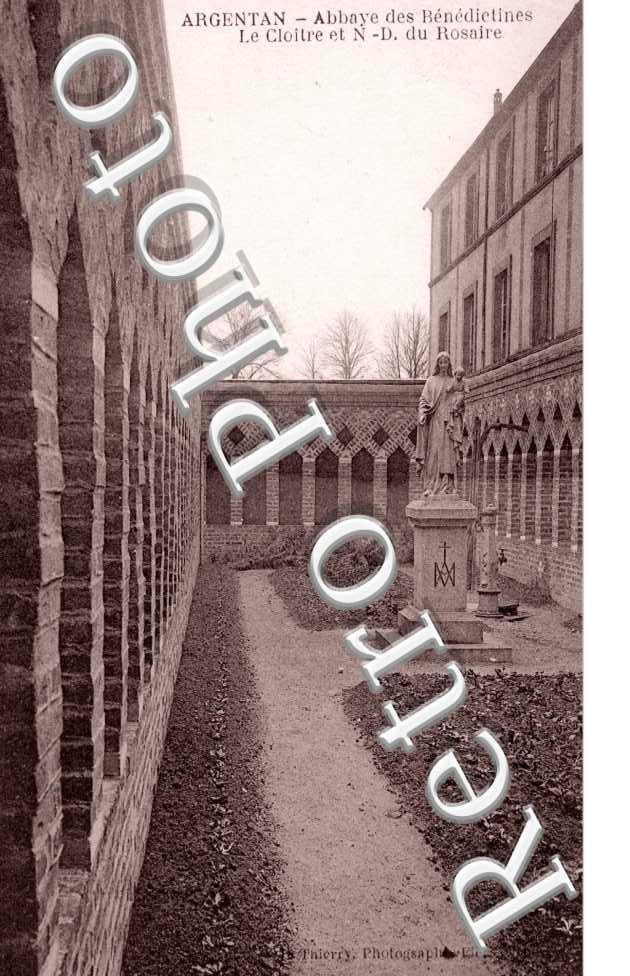 Abbaye des Benedictines - le Cloitre
