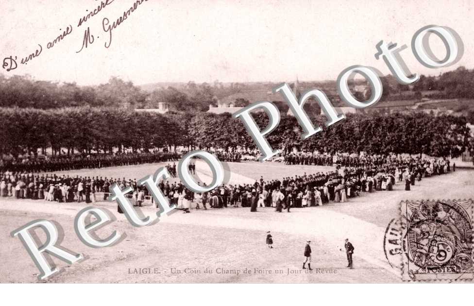 Un coin du Champ de Foire un jour de revue