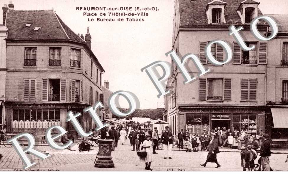 Place de l&#039;Hotel de Ville et Bureau de Tabac