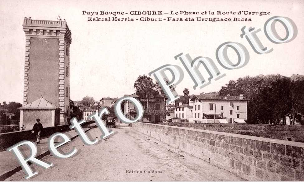 Le Phare et la Route d'Urrugne