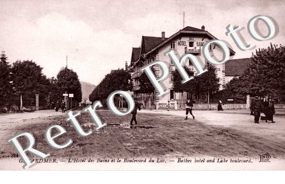 L'hotel des Bains et le boulevard du lac