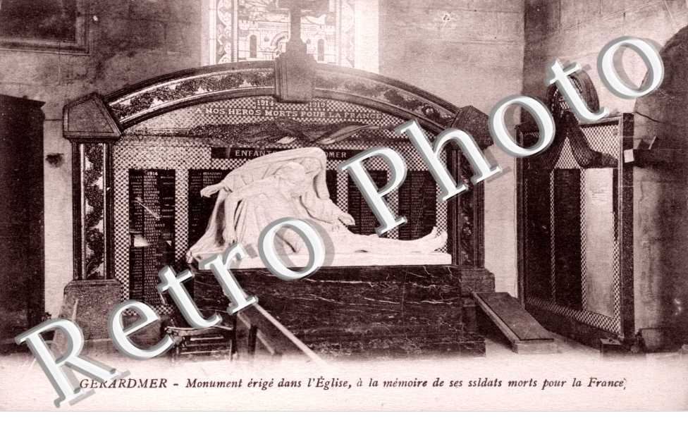 Monument erige dans l'eglise