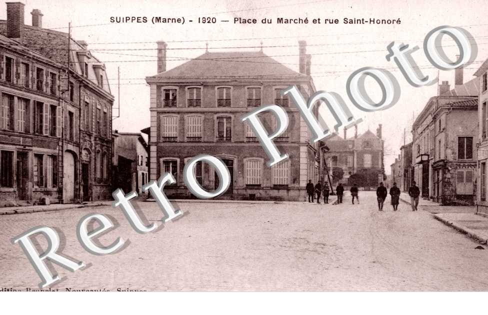 place du marche et Rue Saint Honore