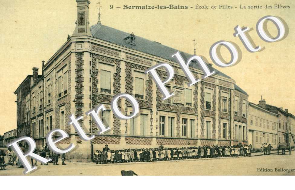 Ecole des Filles, la Sortie des Eleves