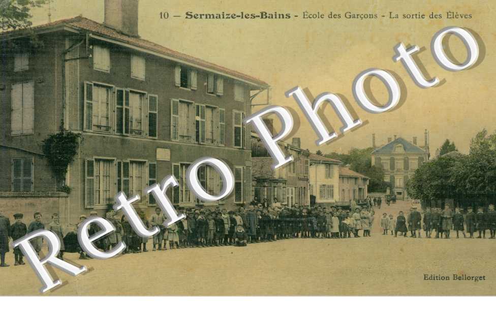 Ecole des Garcons, la Sortie des Eleves