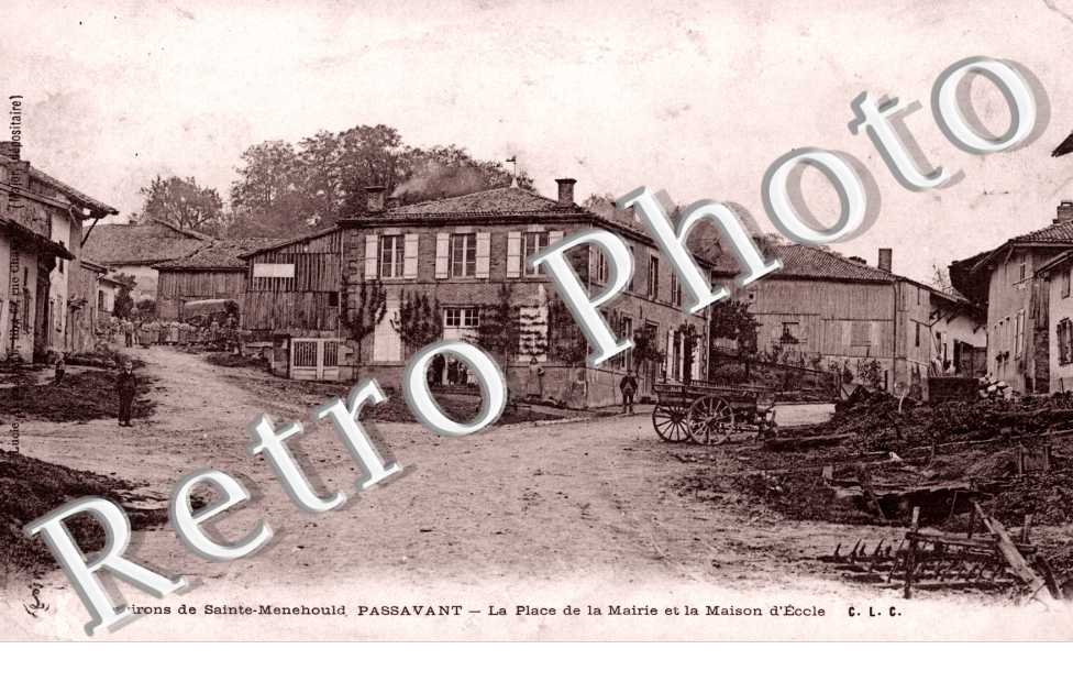 La Place de la Mairie et la Maison d&#039;Ecole