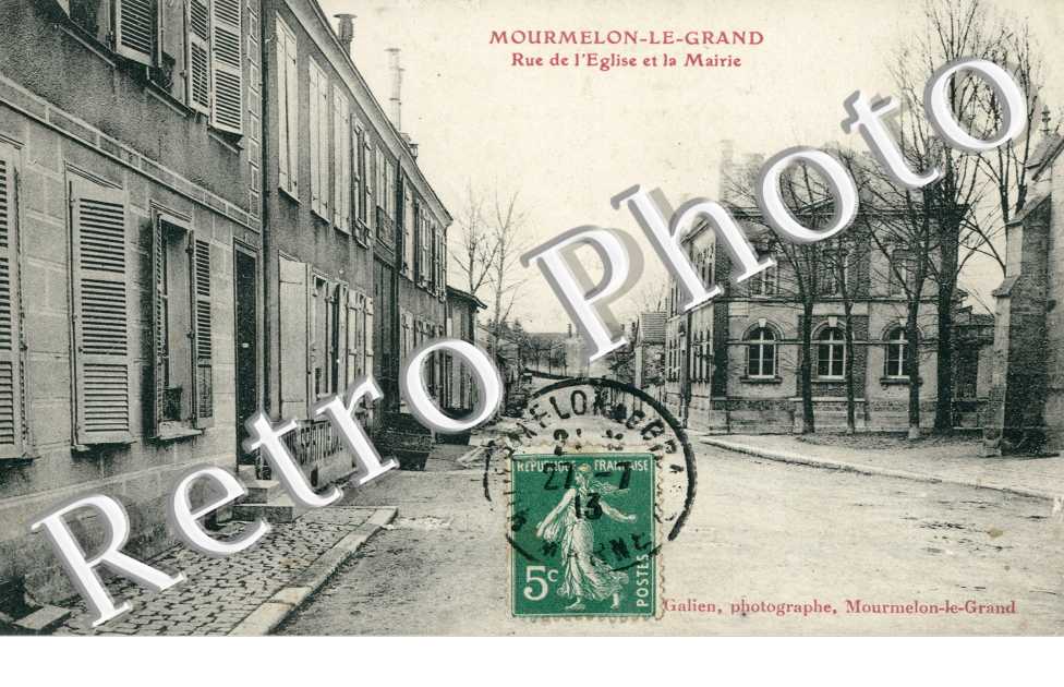 Rue de l&#039;Eglise et la Mairie