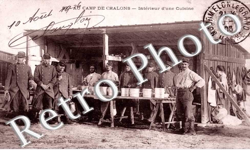 Au camp de Chalons Interieur d&#039;une cuisine