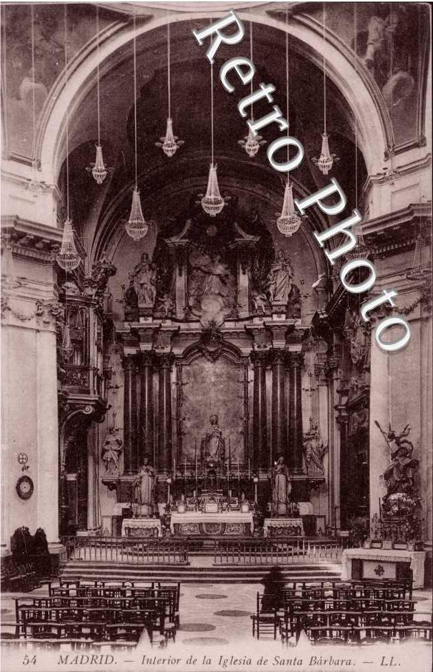 Interieur de la Iglesia de Santa Barbara