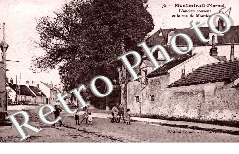 Ancien Couvent et la Rue Montlean