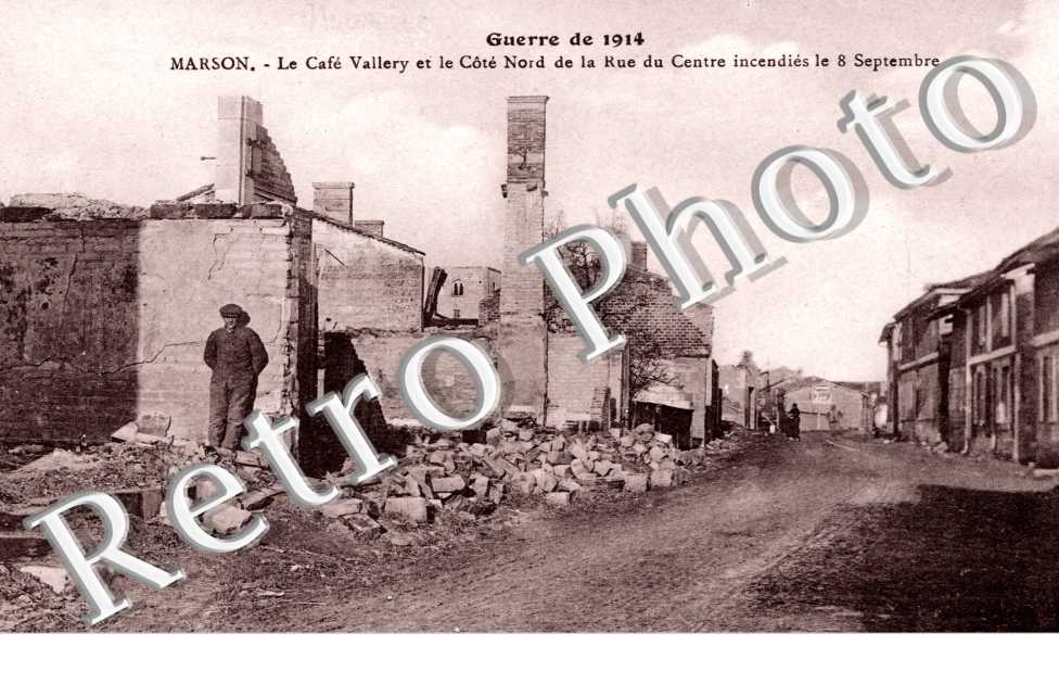 Le café Vallery et le coté Nord de la rue du Centre