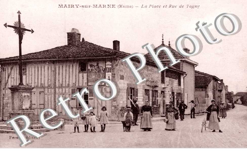 La Place et Rue de Togny