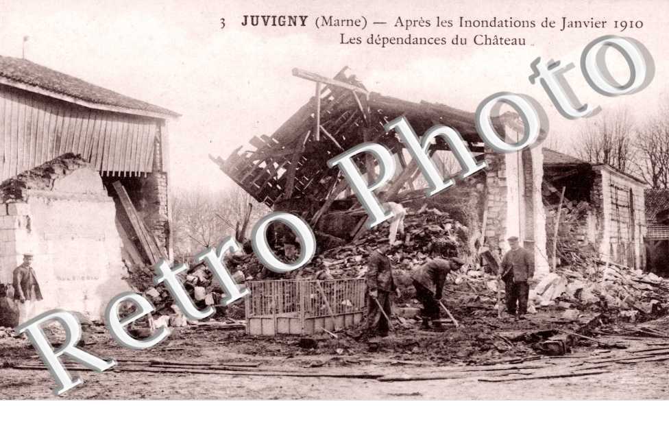 Apres les Inondations de Javier 1910, Les dependances du chateau