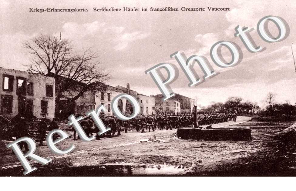 Kriegs = Erinnerungskarte - Zerfchoffene Haufer im franzosichen grenzorte vaucourt