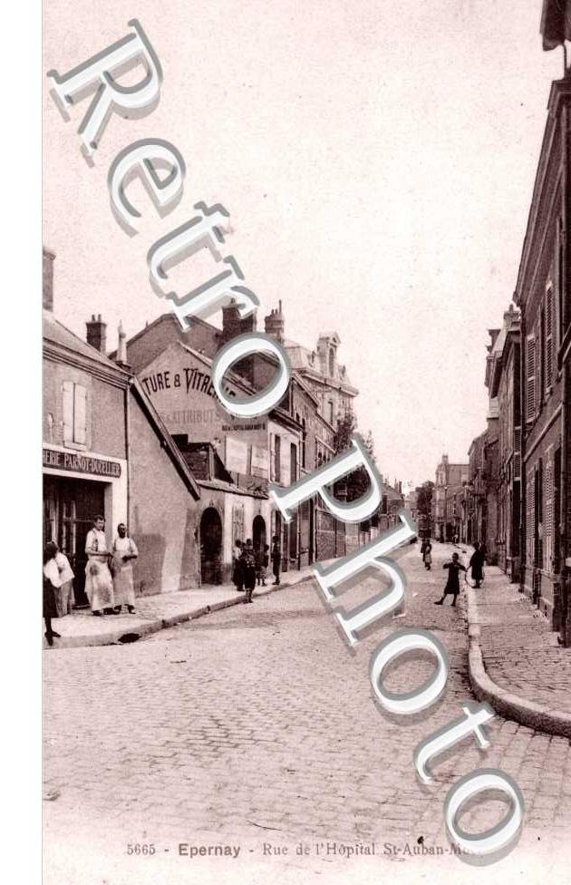 Rue e l&#039;Hopital Saint-Auban-Moët