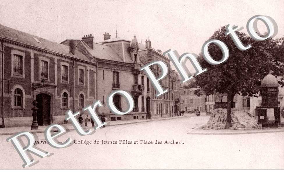 College de Jeunes filles et Place des Archers