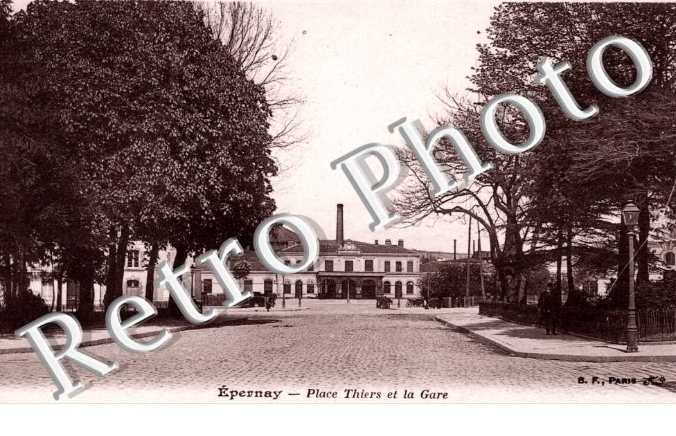 Place Thiers et la Gare