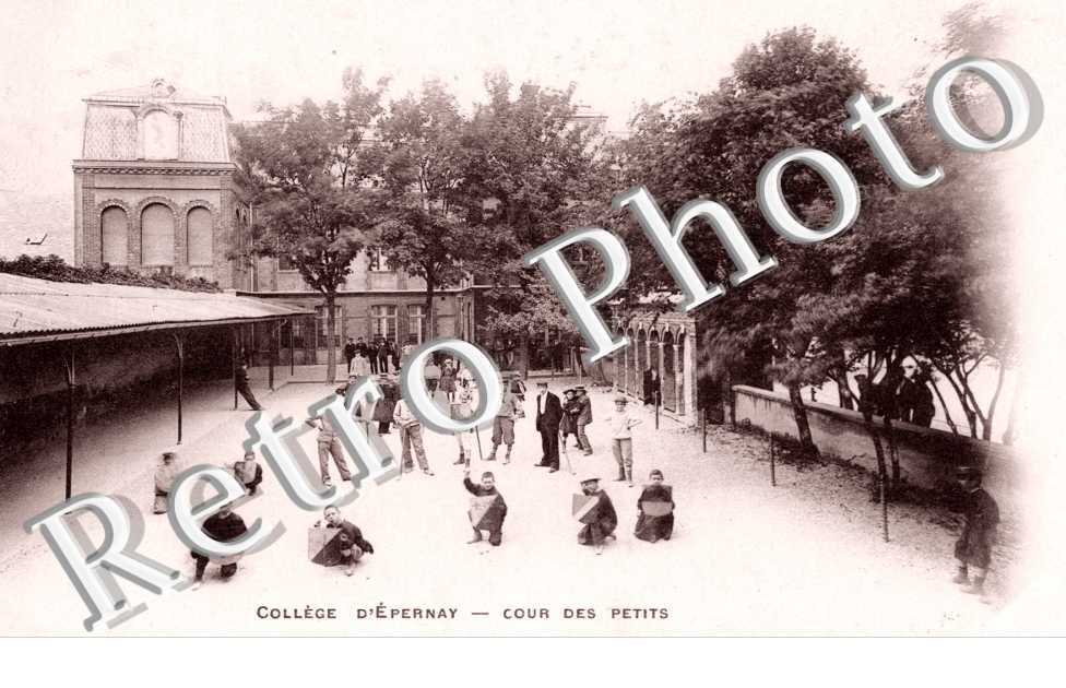 College, cour des petits