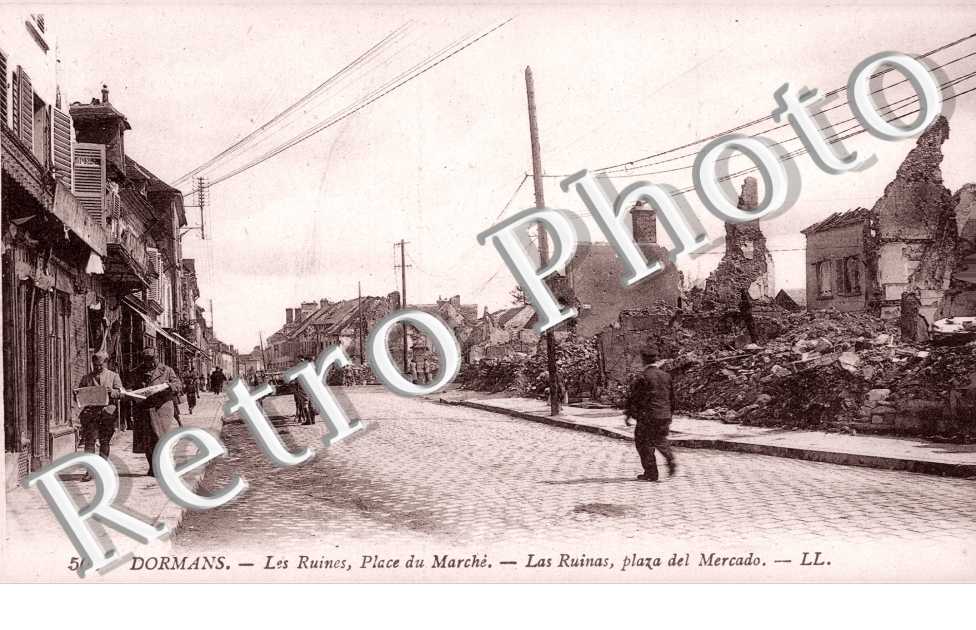 place du marche en ruines