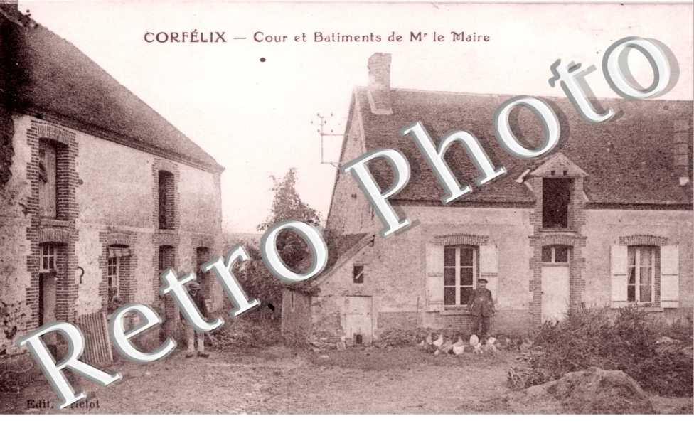 Cour et batiments de Mr Le Maire