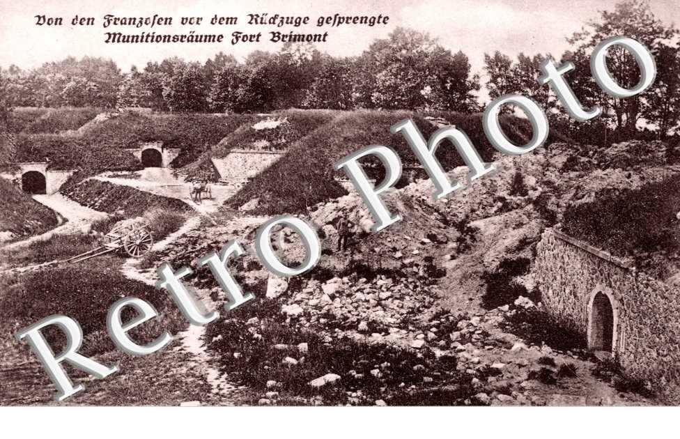 Von dem Franzonen gefprengte Munitionstaume Fort Brimont