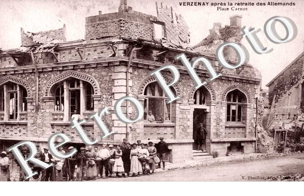 Place Carnot - Apres le retraite des Allemands
