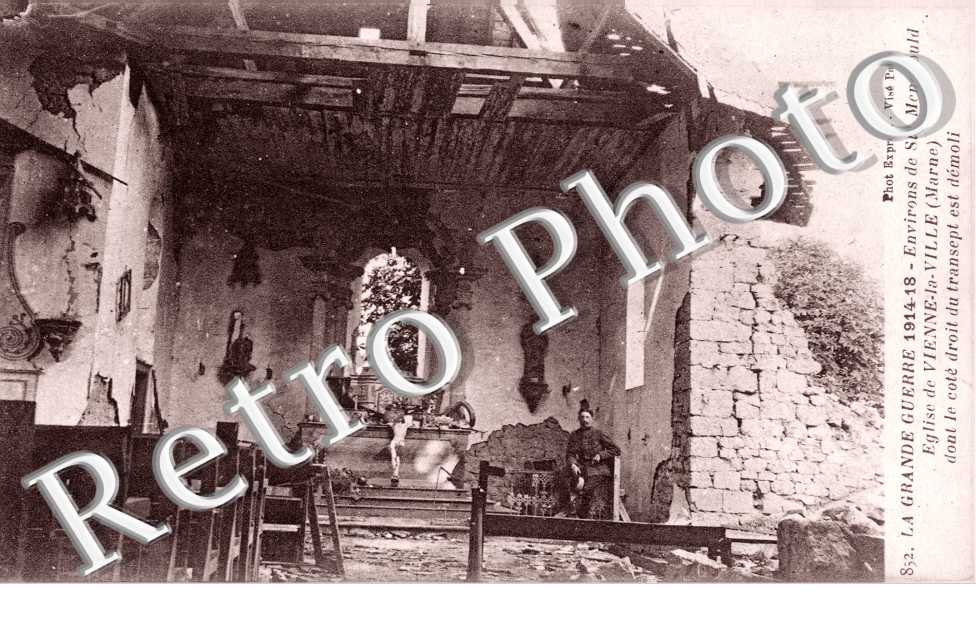 l&#039;Eglise dont le cote droit du transept est demoli