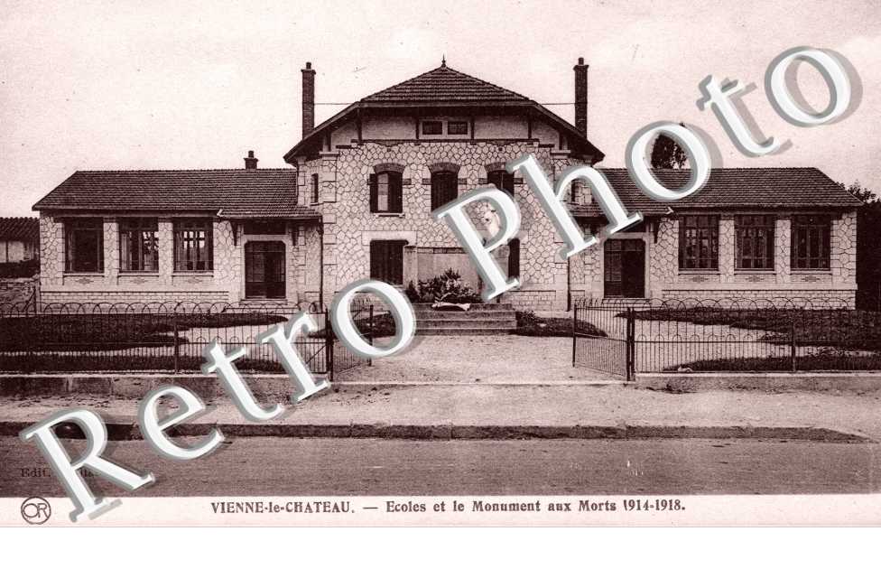 Ecole et Monument aux Morts