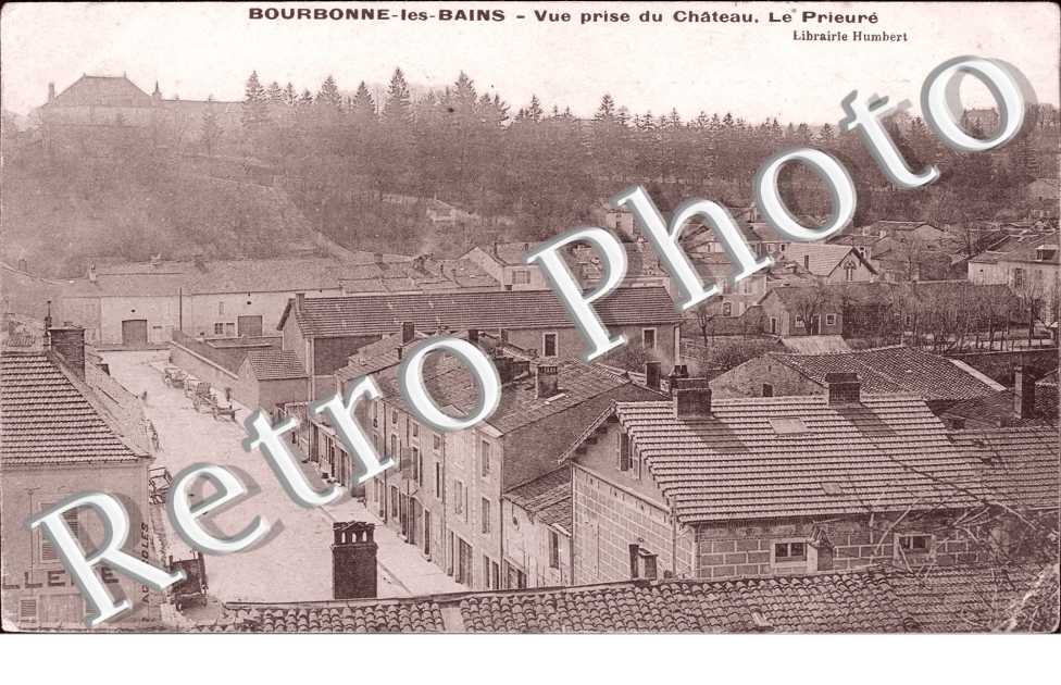 Vue prise du Chateau, le Prieure
