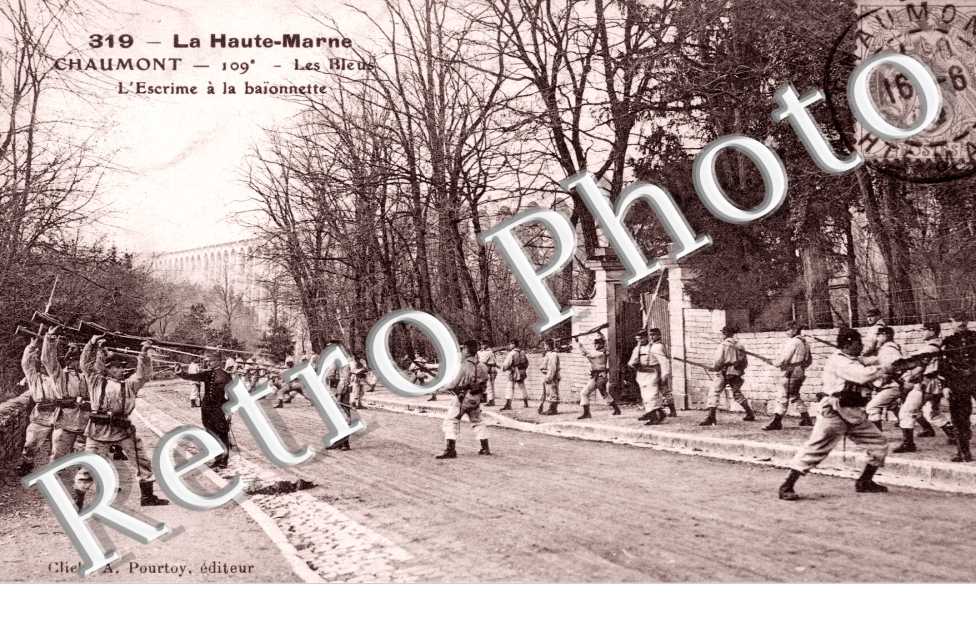109e - les Bleus - l'escrime a la baionnette