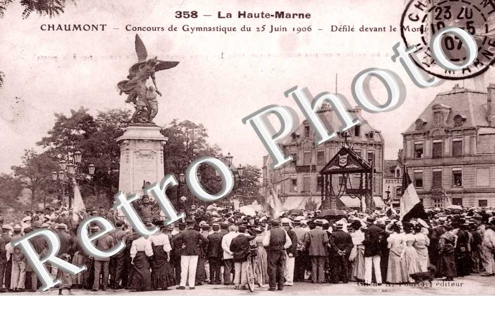 concours de gymnastique du 25 juin 1906, defile devant le monument