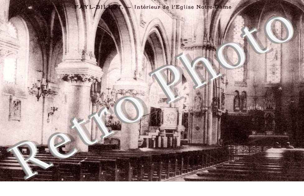 Interieur de l'eglise