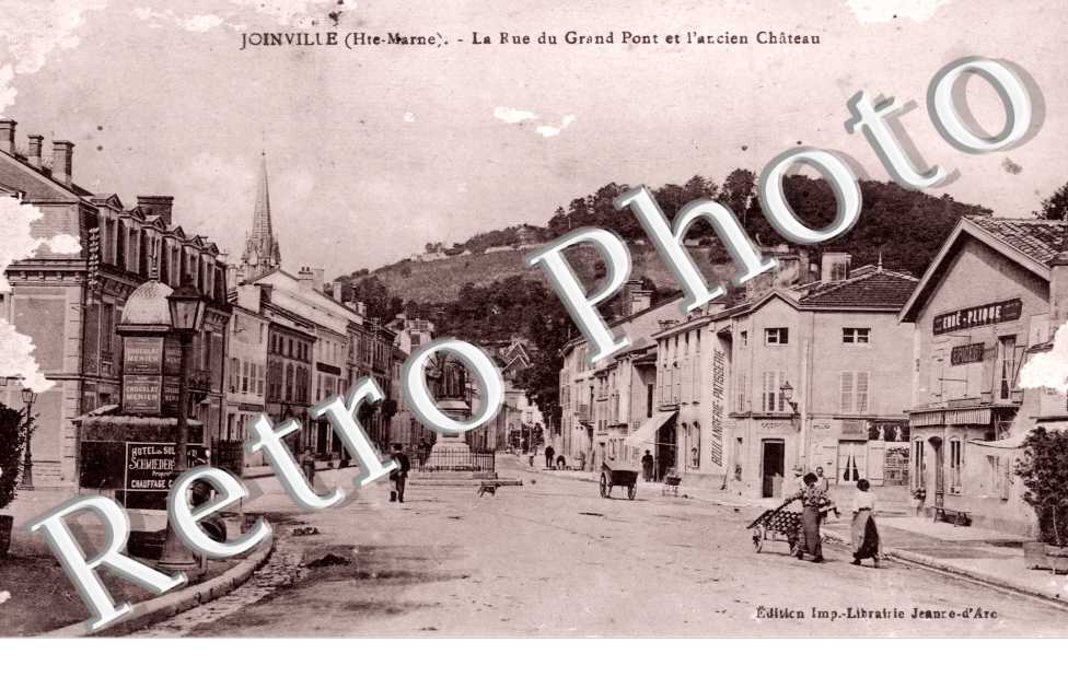 Rue du Grand Pont et l'ancien Chateau