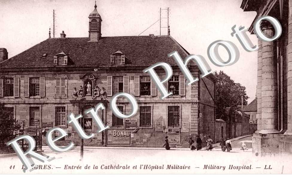 entree de la Cathedrale et Hopital Militaire