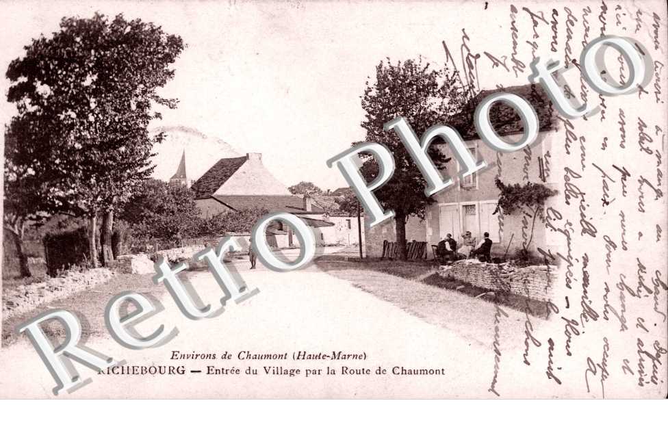 Entree du village par la route de Chaumont
