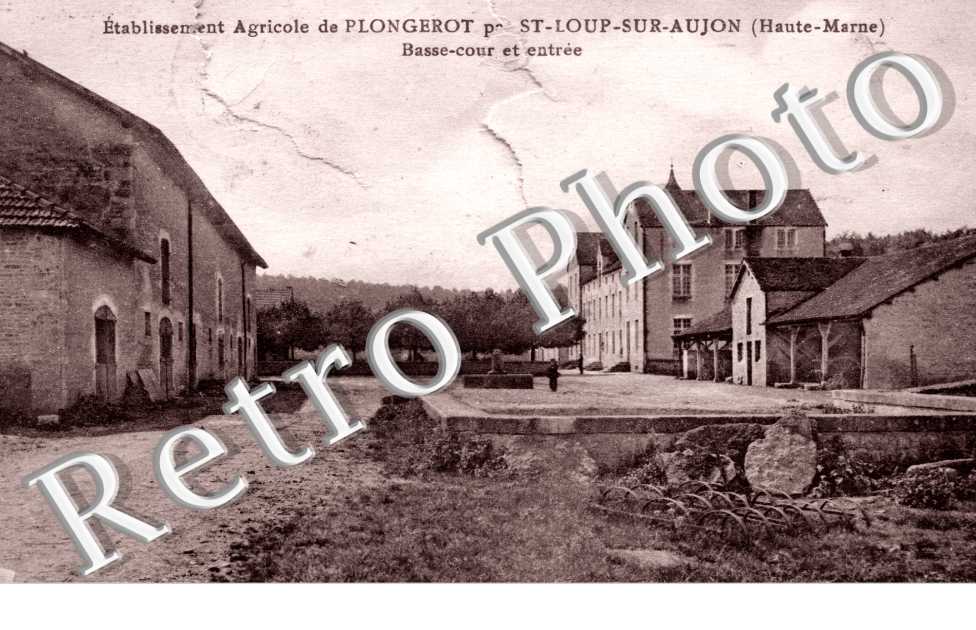Etablissement agricole de Plongerot - basse-cour et entree