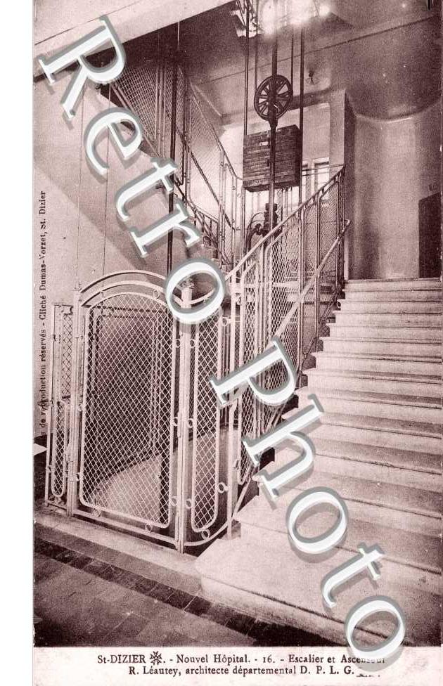 Nouvel Hopital - Escalier ascenseur