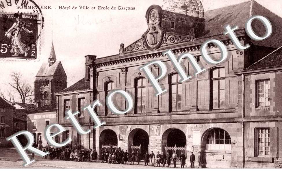 hotel de ville et ecole de garcons