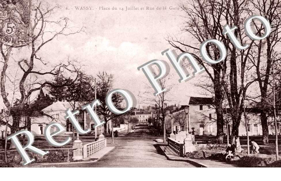 Place du 14 juillet et Rue de la Gare