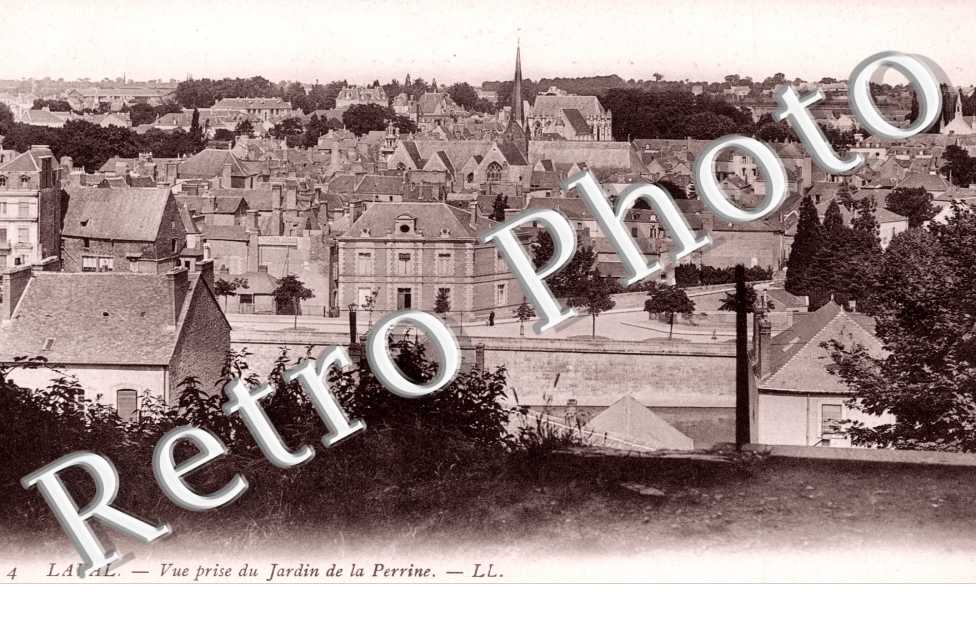 Vue prise du Jardin de la Perrine