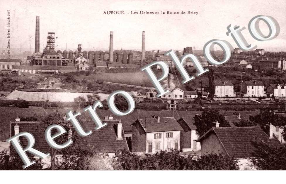 Les usines et la route de Briey