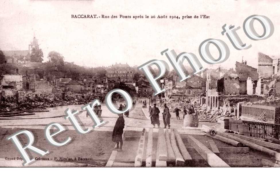 Rue des ponts apres le 26 aout 1914