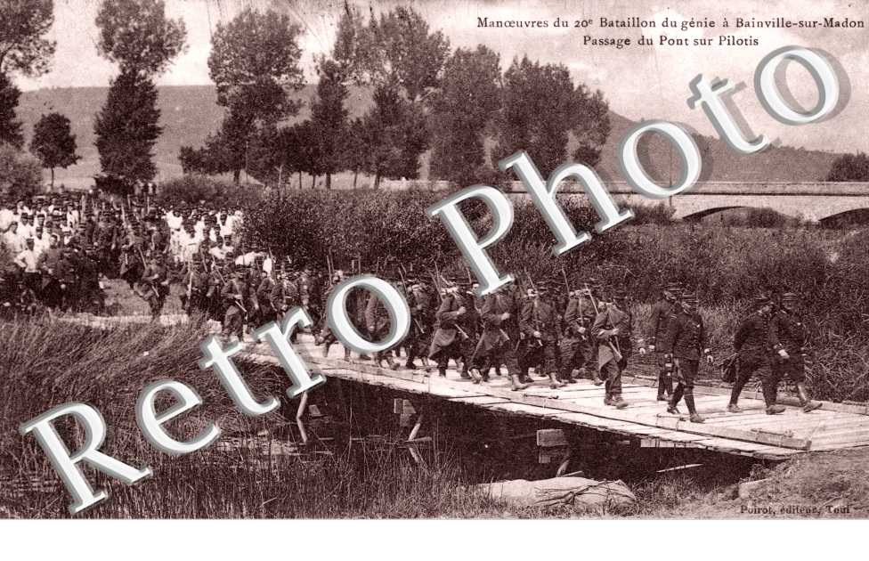 Manoeuvres du 20e bataillon du genie - passage du Pont de Pilotis