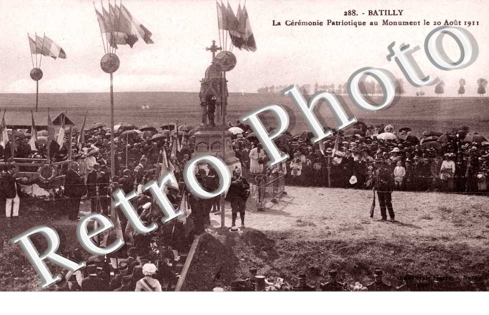 La ceremonie patriotique au monument le 20 aout 1911