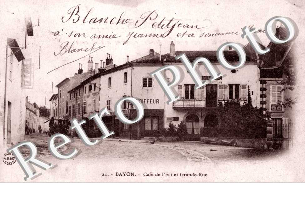 Cafe de l'Est et Grande-rue