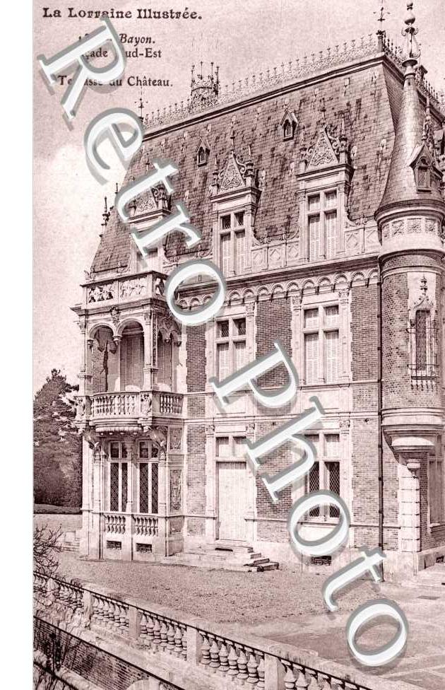Facade sud est et Terrasse du Chateau